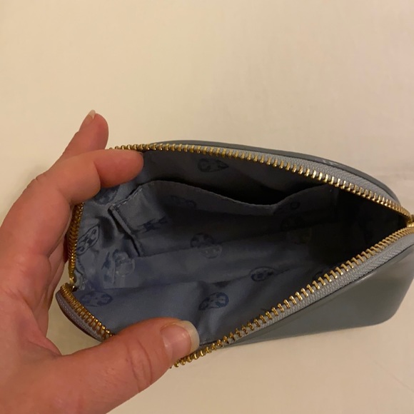 Tory Burch small makeup bag. - Picture 5 of 6